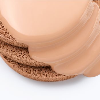 Catrice Invisible Cover Cushion Foundation machiaj matifiant în burete SPF 30
